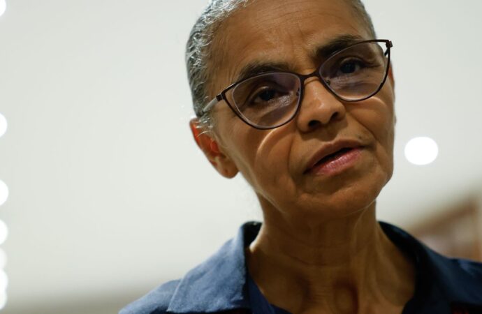 Marina Silva é intimidada durante caminhada no centro de São Paulo