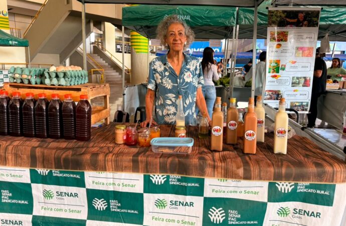 Feira da Agricultura Familiar reúne mais de 50 produtores no Paço Municipal