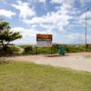 Placas alertam sobre risco de afogamento na Praia dos Artistas, em Aracaju