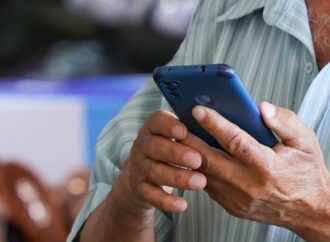 32% dos internautas no Brasil relataram tentativas de golpe; 20% foram vítimas