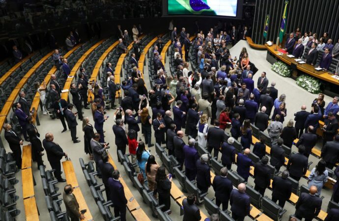 Câmara vota MP que zera imposto para compras online de até US$ 50
