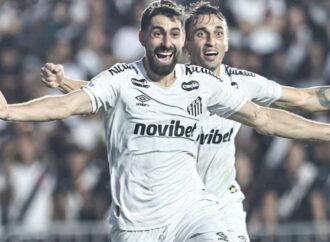 Santos vence Vasco por 3 a 0 e sai da zona de rebaixamento