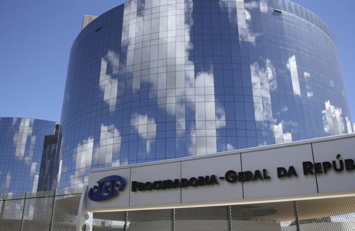 Relatório menciona supostas conversas de Vorcaro com Moraes e Gonet