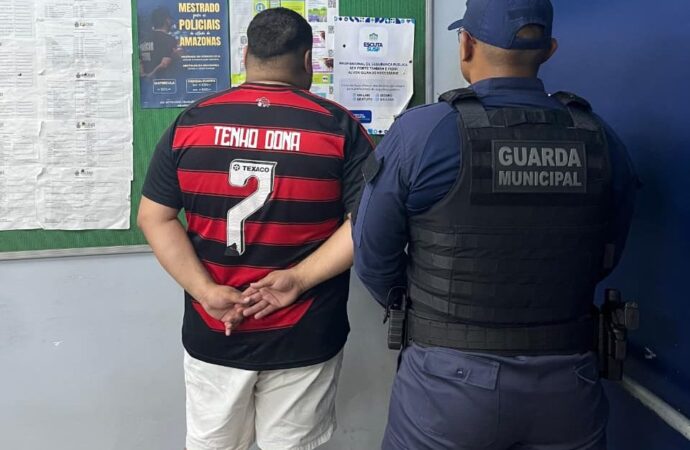 Indivíduo é detido e motocicleta com placa adulterada é apreendida em Manaus