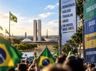 Presidenciáveis realizam agendas de campanha em várias cidades