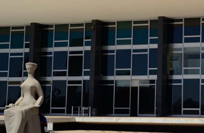 Diretor-geral da PF é afastado por decisão do STF em Brasília